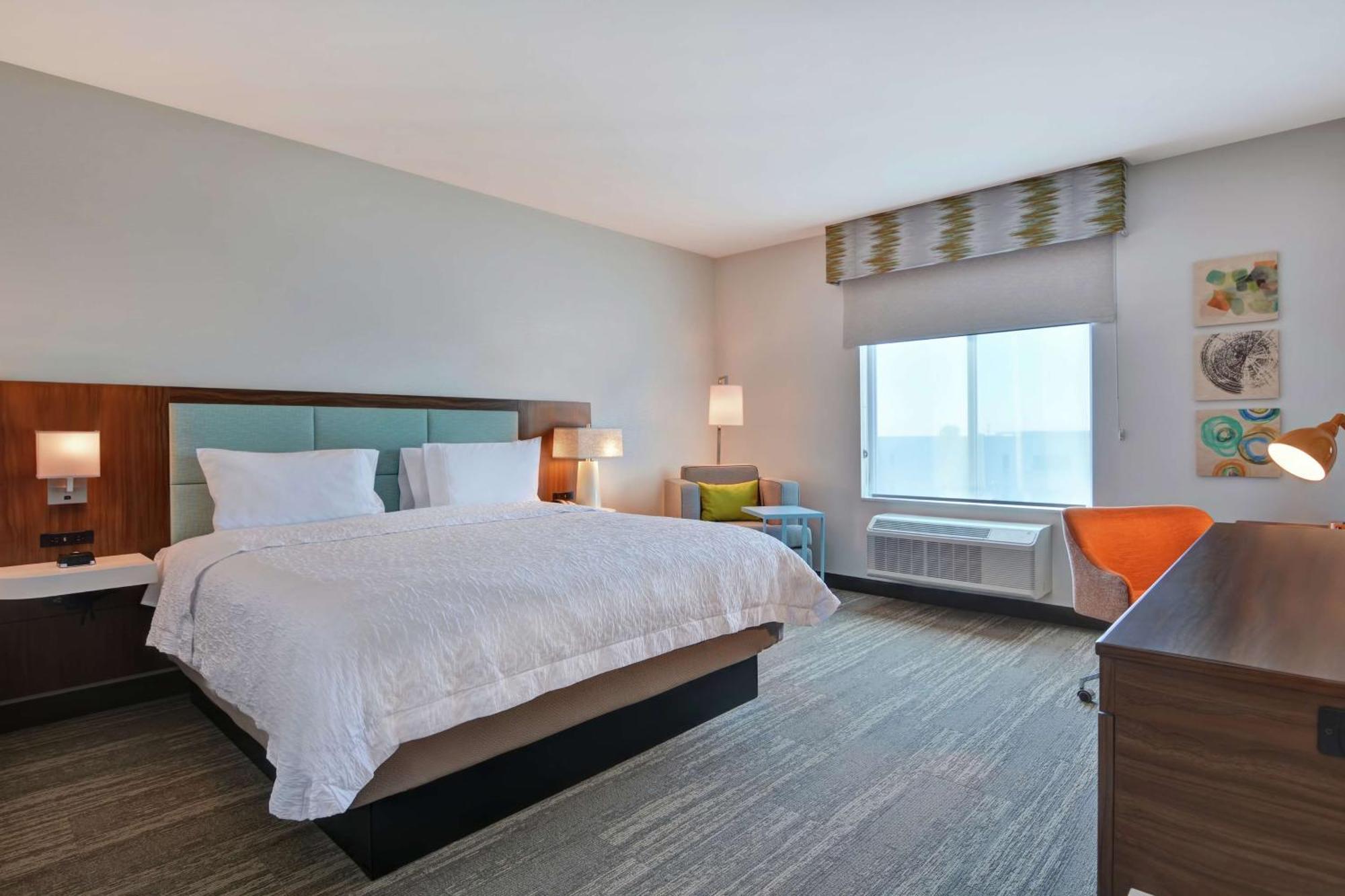Hampton Eastlake Hotel